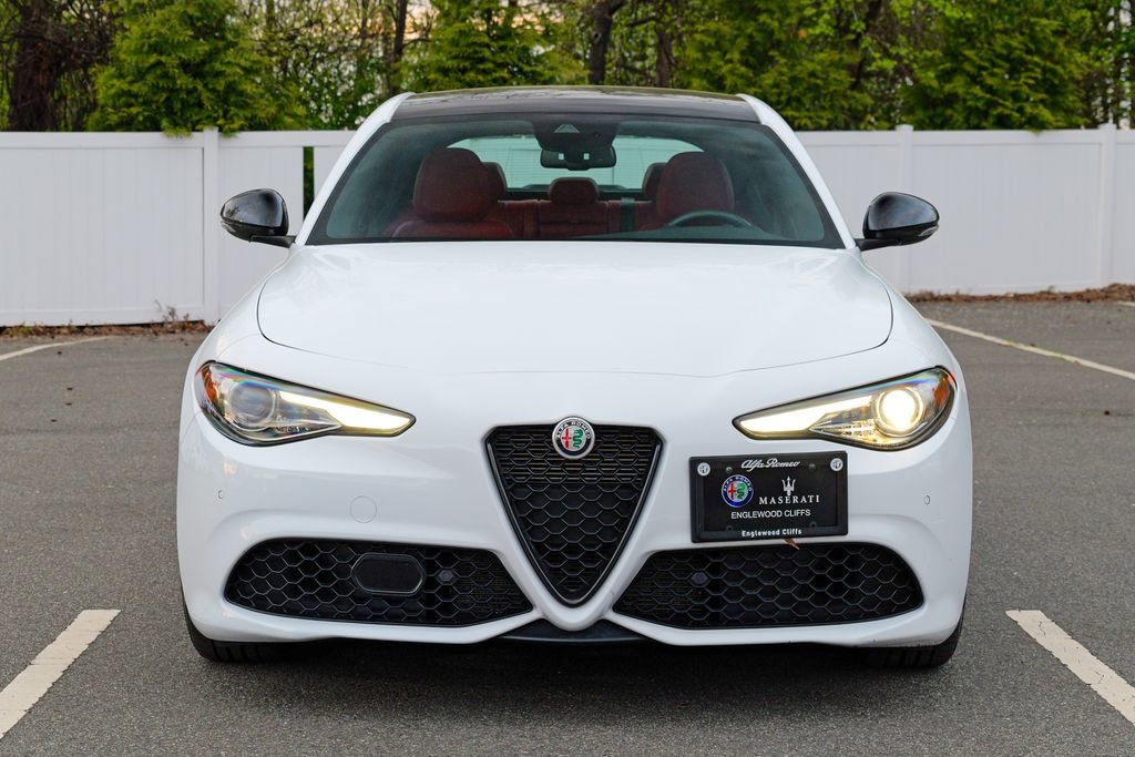 Used 2023 Alfa Romeo Giulia Veloce AWD/4WD image 3