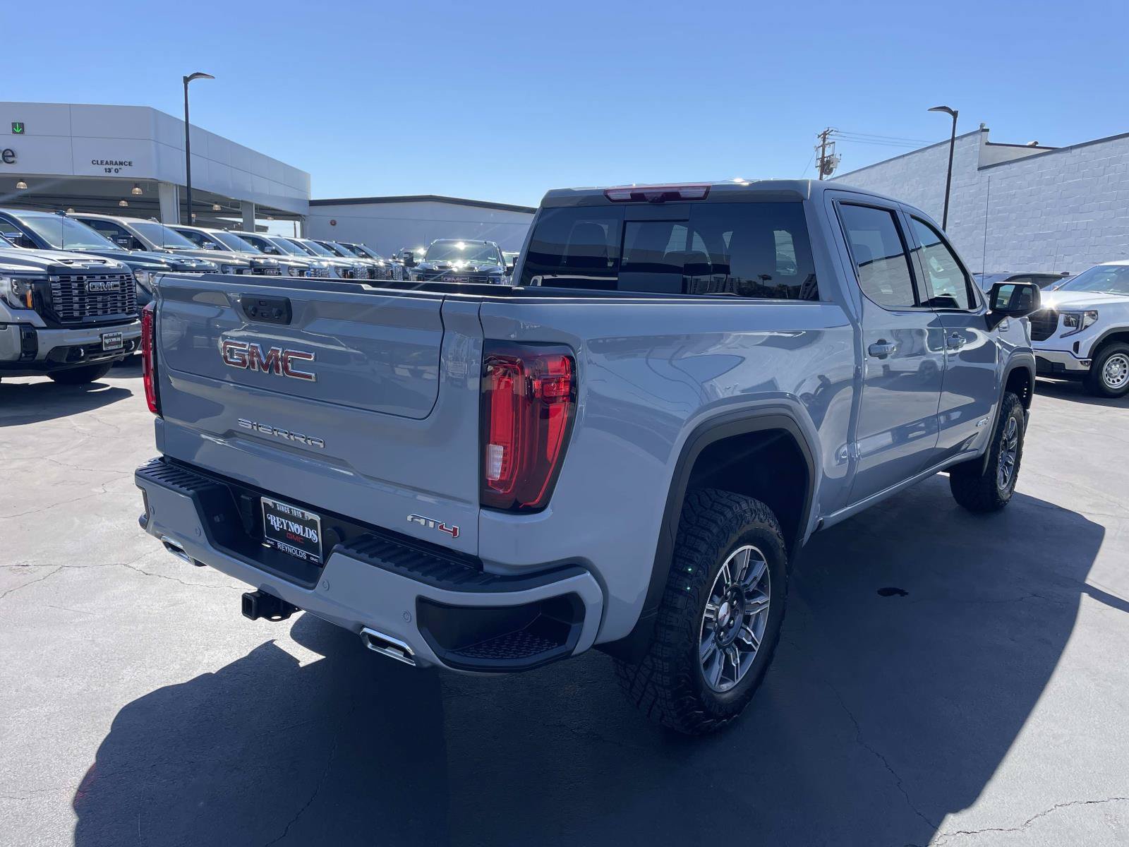 Used 2025 GMC Sierra 1500 AT4 w/ AT4 Premium Package AWD/4WD image 4