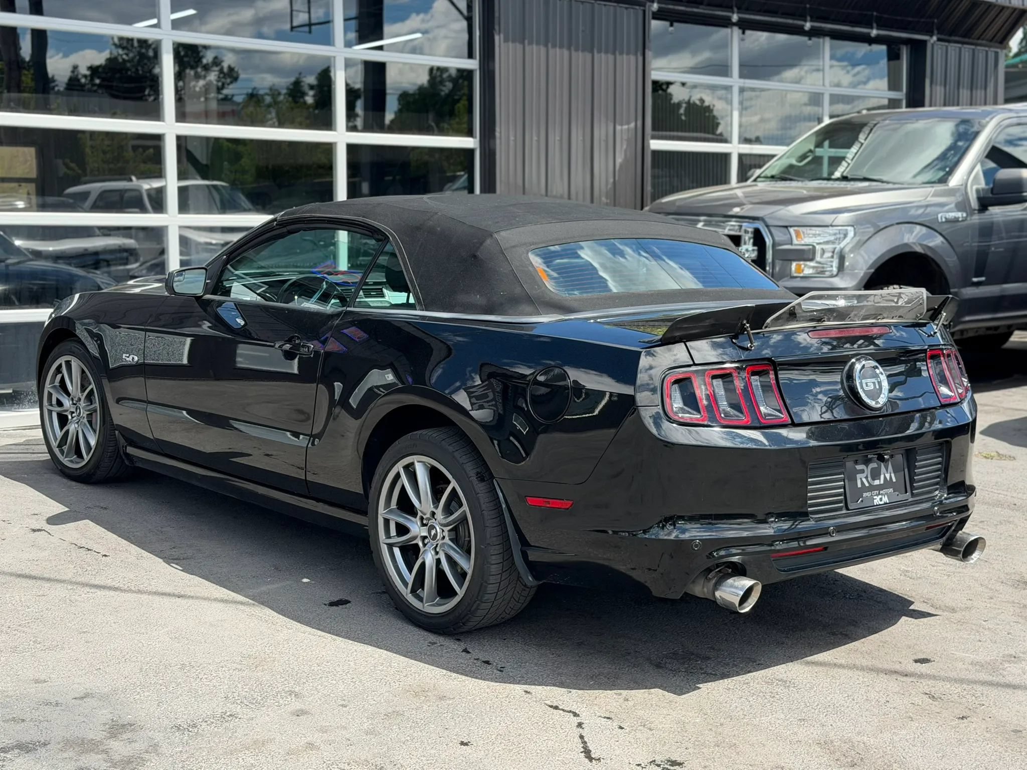 Used 2014 Ford Mustang GT w/ Electronics Package RWD image 13