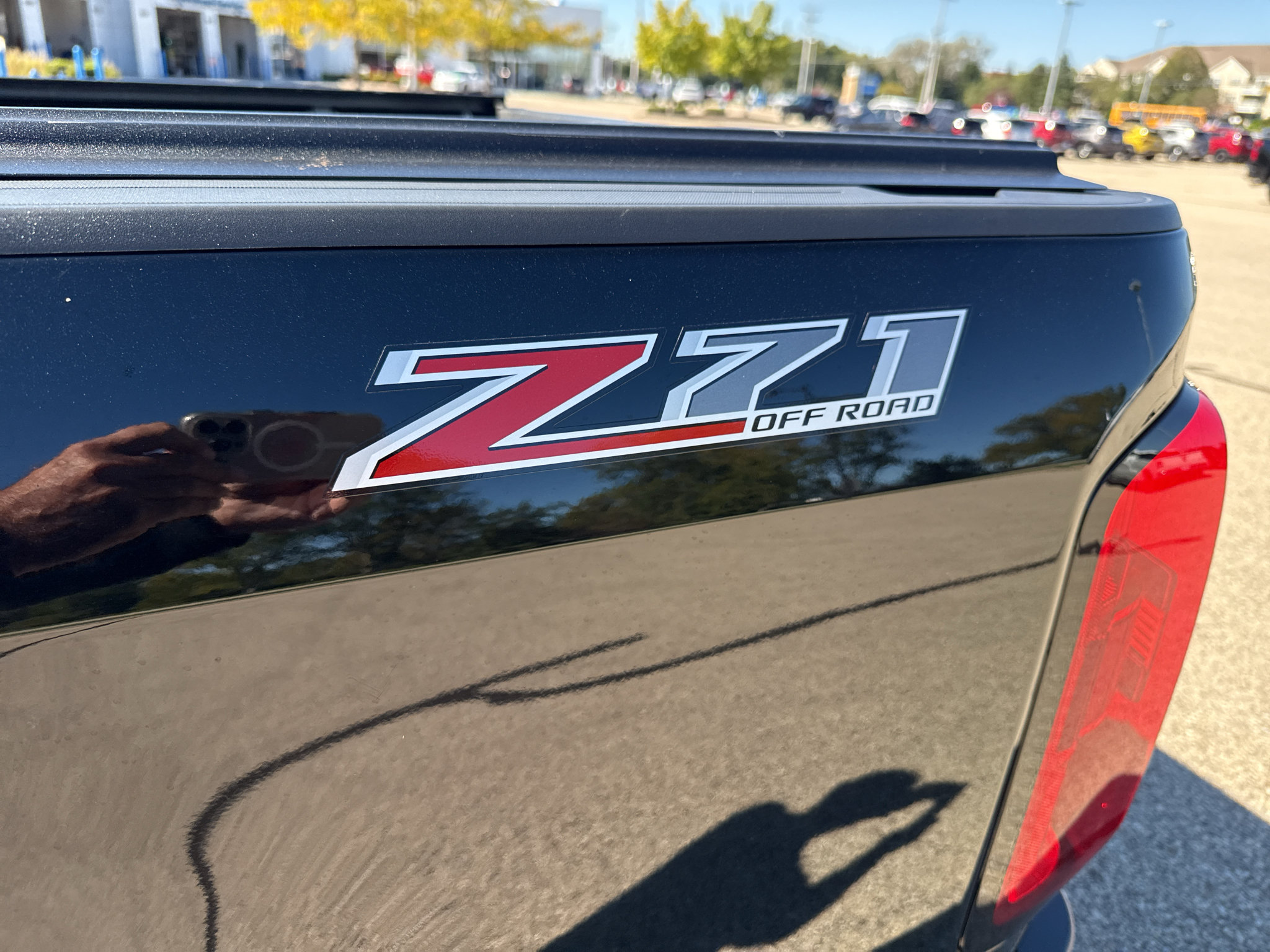 Used 2015 Chevrolet Colorado Z71 AWD/4WD image 8