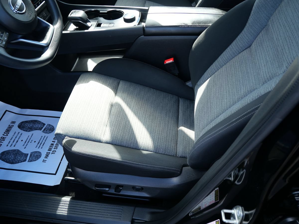 Used 2023 Nissan Rogue SV AWD/4WD image 10
