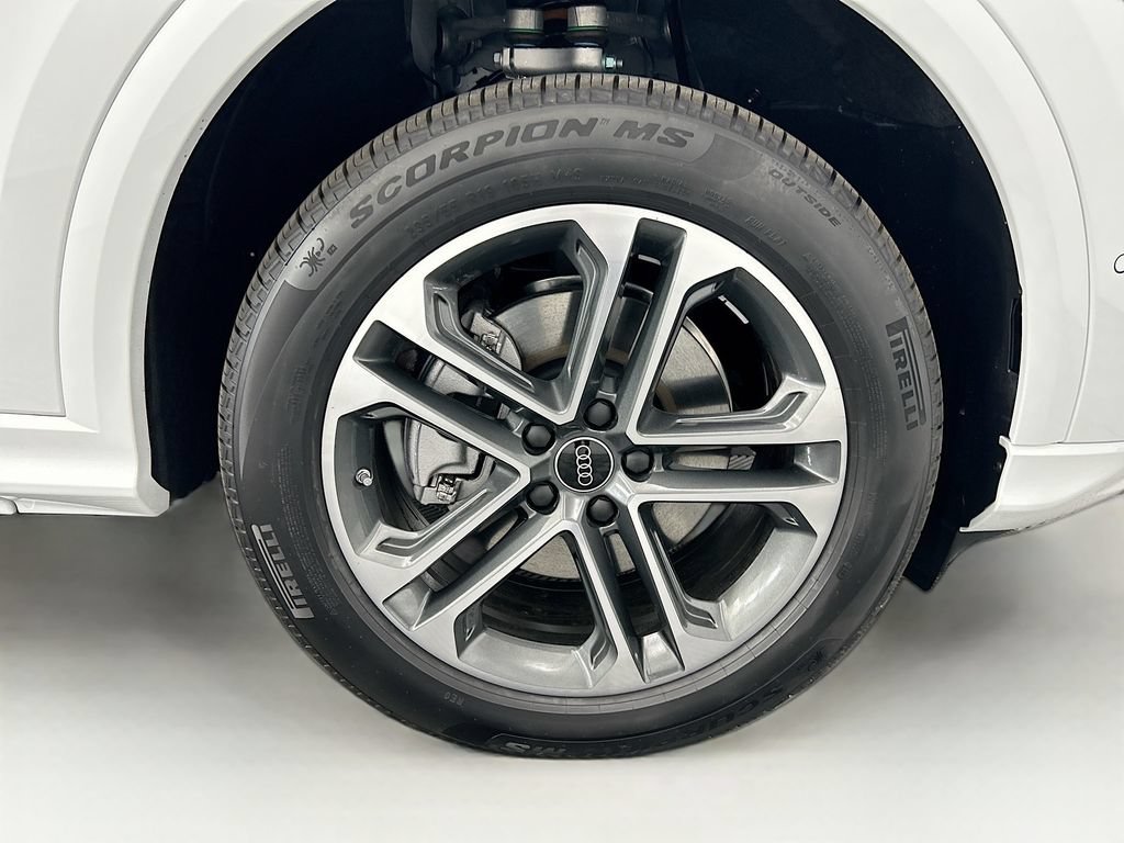 Certified 2025 Audi Q5 Premium w/ Premium Plus AWD/4WD image 32
