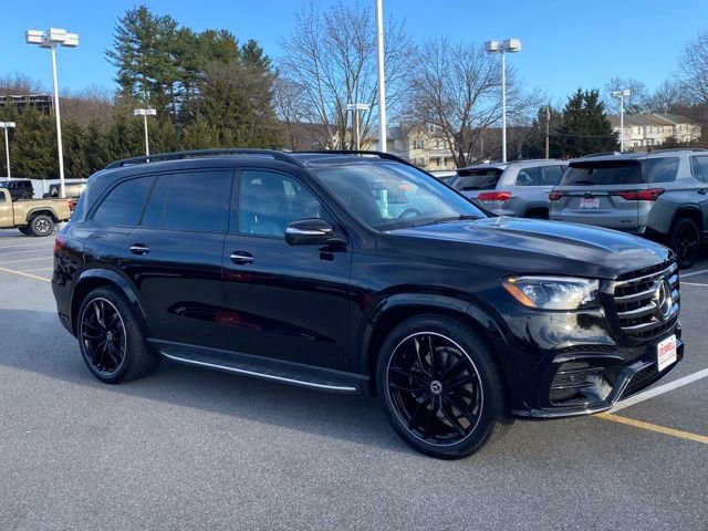 Used 2025 Mercedes-Benz GLS 580 4MATIC image 7