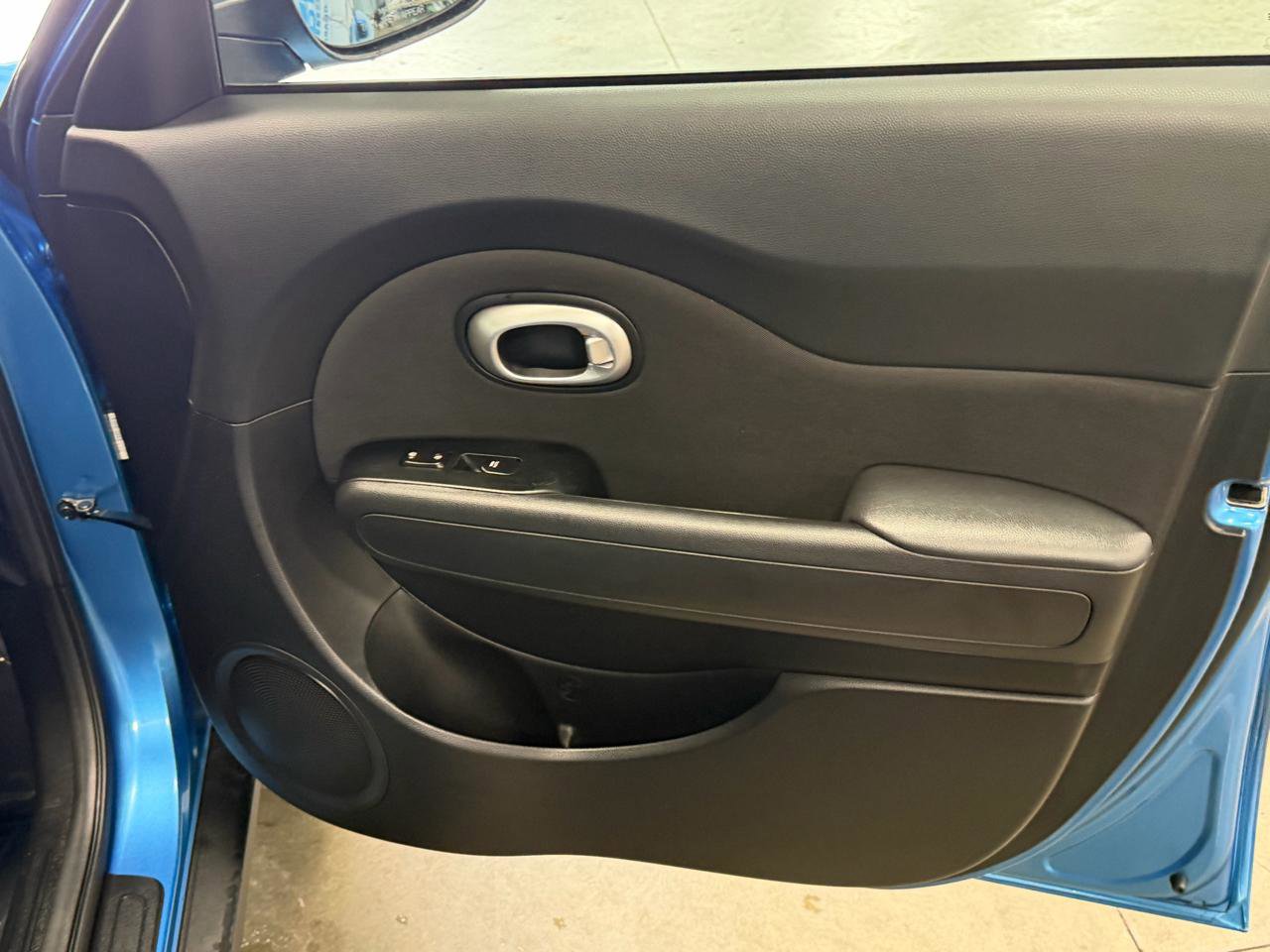 Used 2016 Kia Soul + w/ Designer's Package FWD image 19