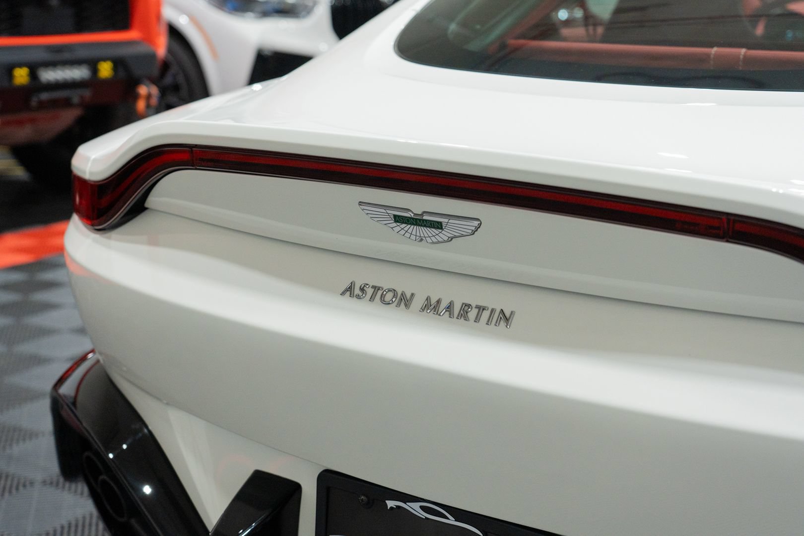 Used 2019 Aston Martin V8 Vantage Coupe RWD image 10