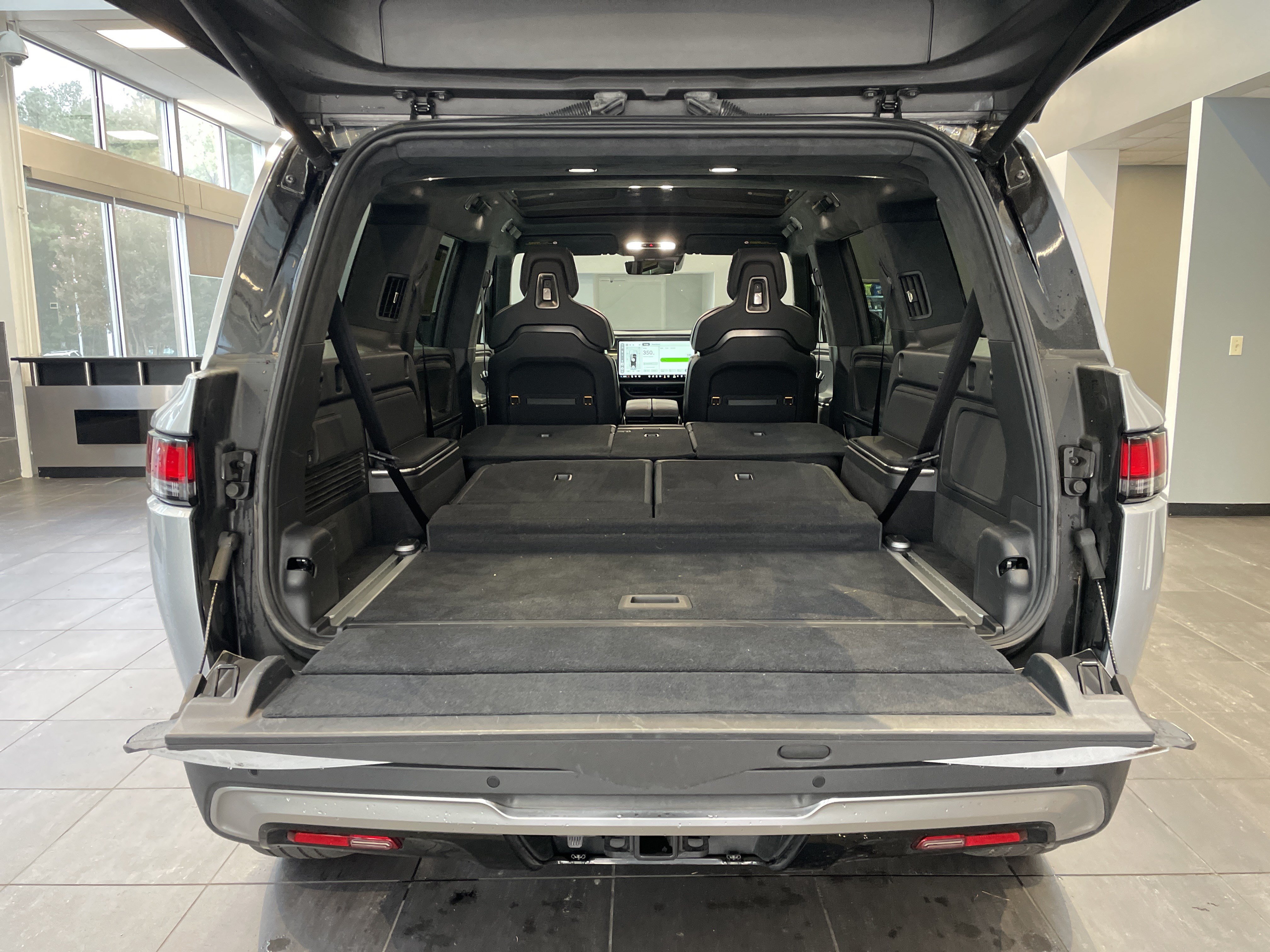 Used 2024 Rivian R1S Adventure Dual AWD/4WD image 41