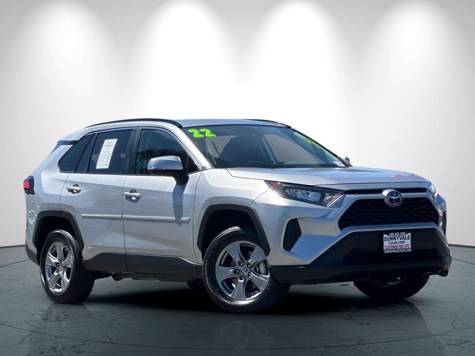 Used 2022 Toyota RAV4 LE image 2