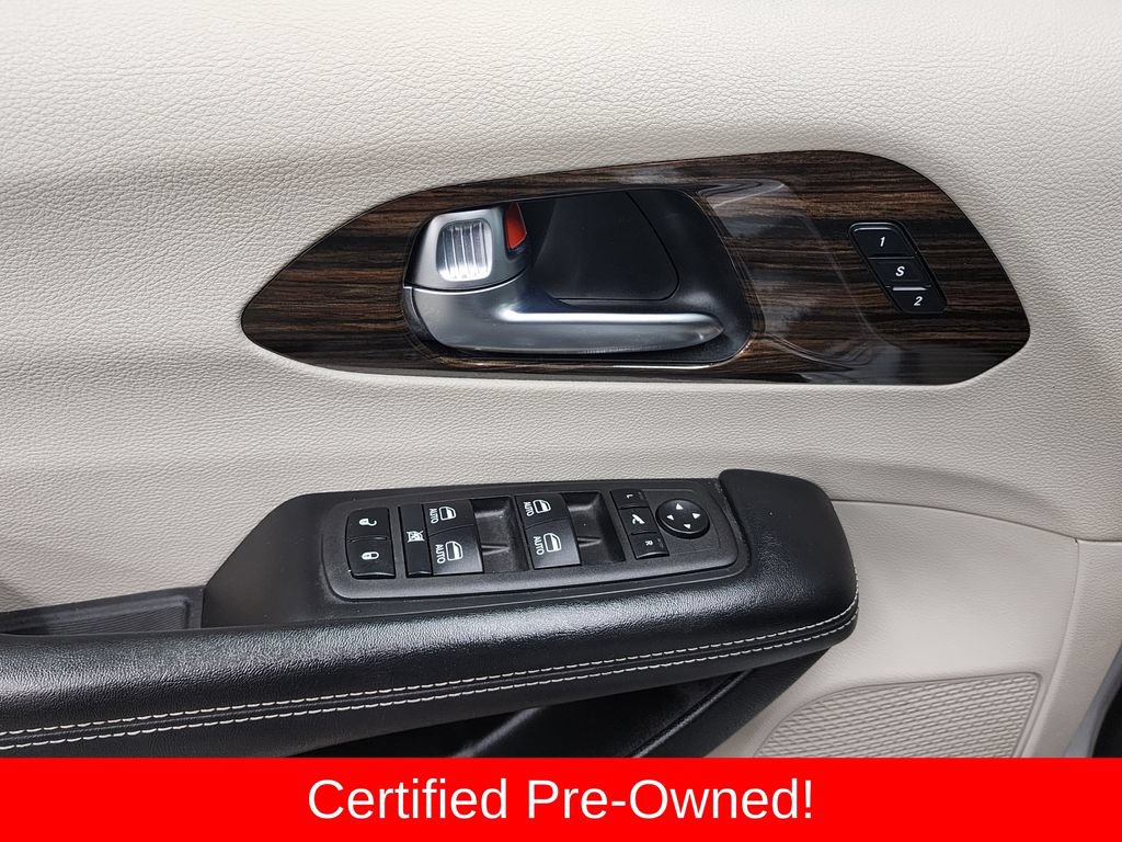 Certified 2023 Chrysler Pacifica Limited FWD image 10