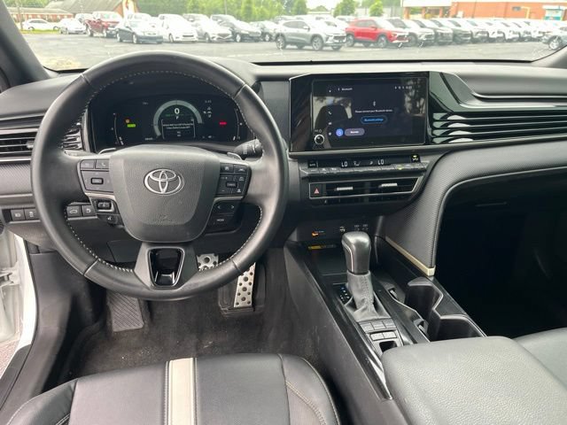 Used 2025 Toyota Camry SE w/ Convenience Package FWD image 16