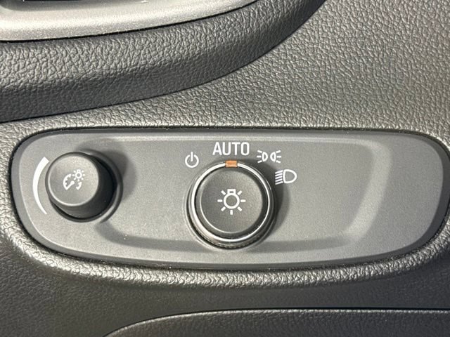 Used 2021 Chevrolet Trax LT w/ Premium Seat Package FWD image 20