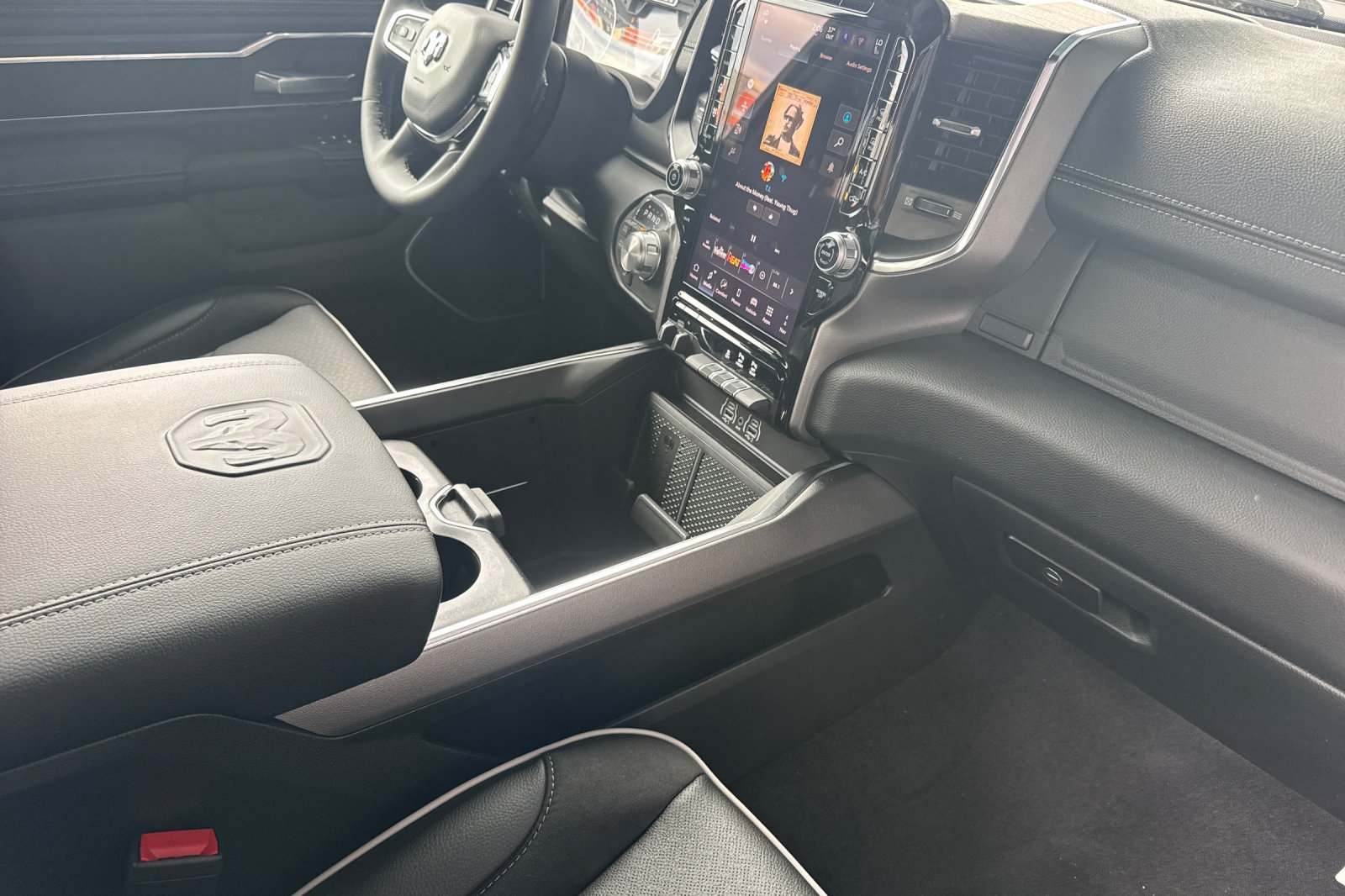 New 2026 RAM 1500 Laramie AWD/4WD image 14