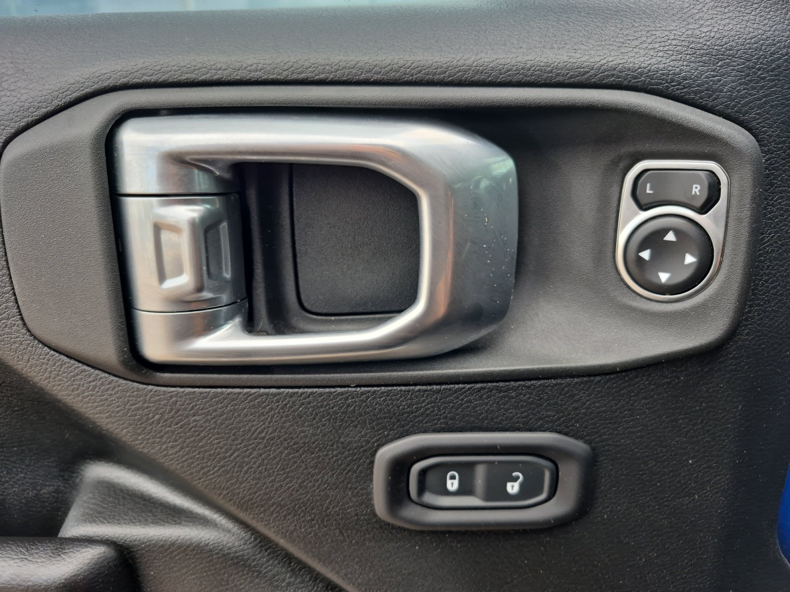 Used 2021 Jeep Gladiator Mojave AWD/4WD image 15