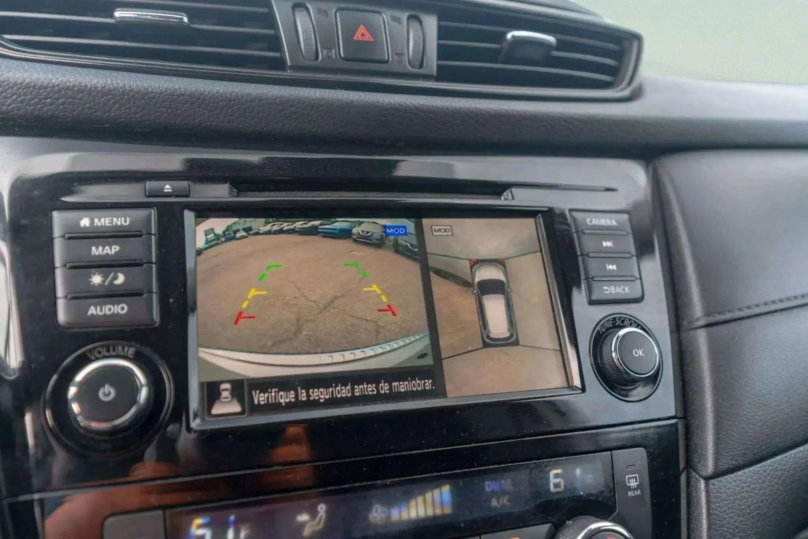 Used 2019 Nissan Rogue SV w/ Premium Package image 26