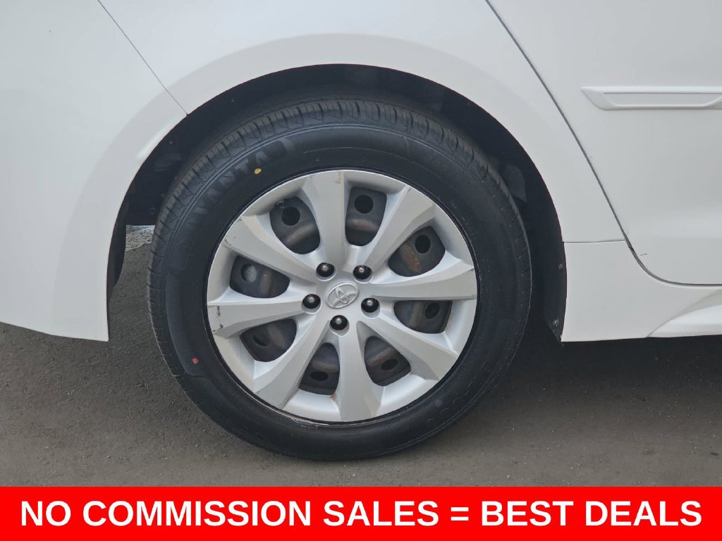 Used 2022 Toyota Corolla LE w/ Carpet Mat Package (TMS) FWD image 36
