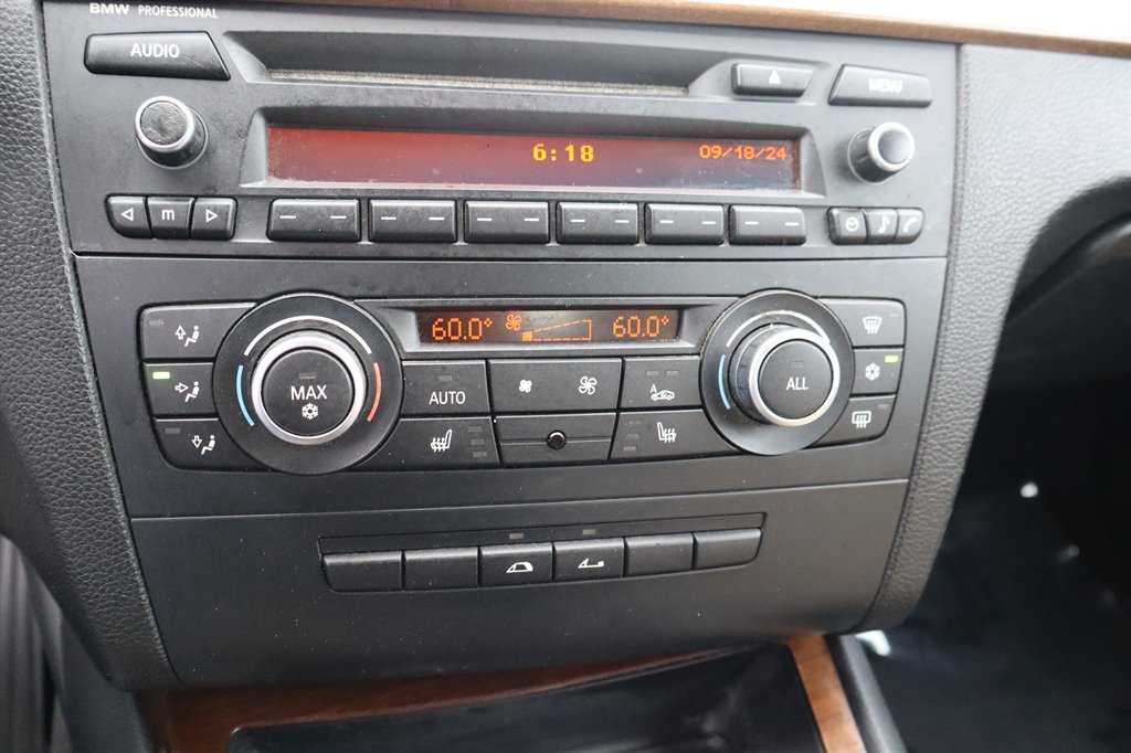 Used 2012 BMW 135i Convertible image 29