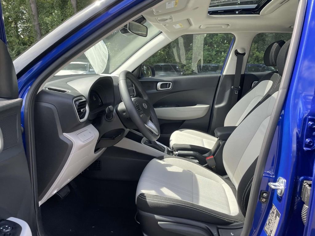 New 2025 Hyundai Venue SEL image 13