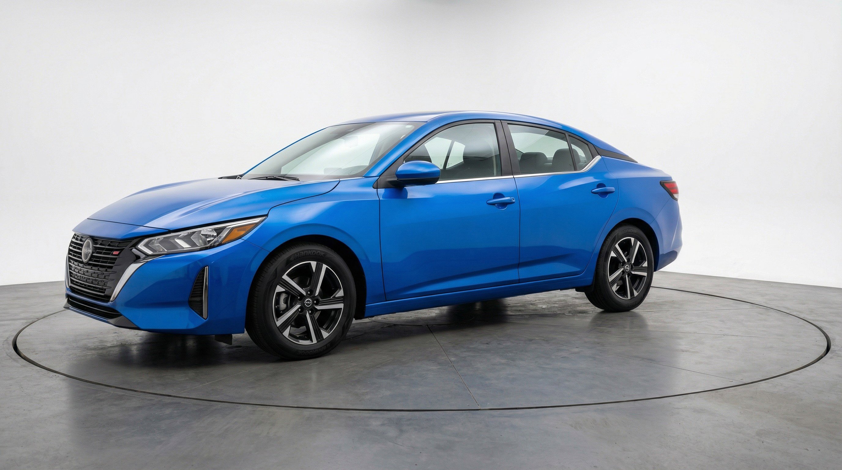 Used 2025 Nissan Sentra SV image 3