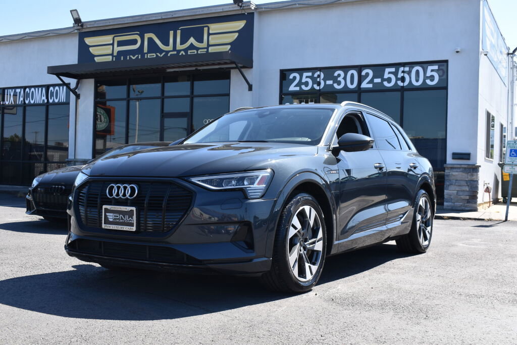 Used 2021 Audi e-tron Premium w/ Convenience Plus Package image 4