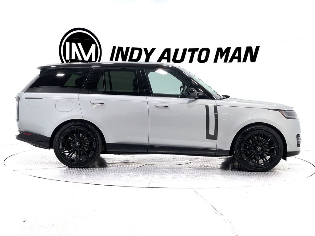 Used 2024 Land Rover Range Rover SE image 3
