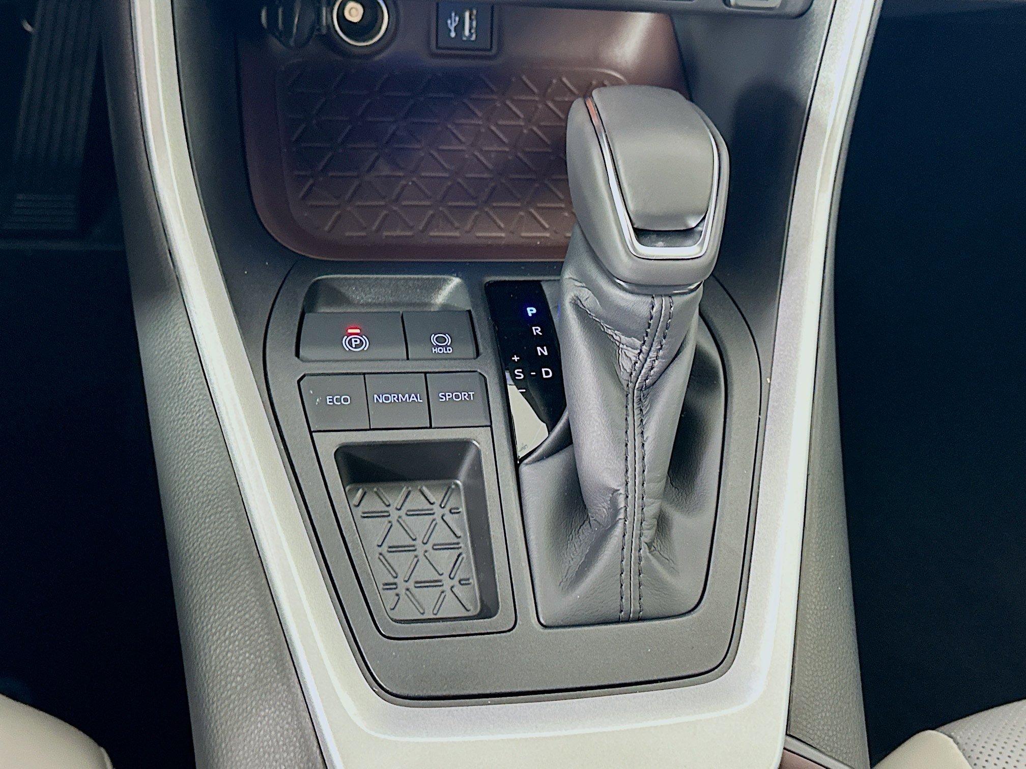 Used 2025 Toyota RAV4 Limited w/ Weather Package image 24