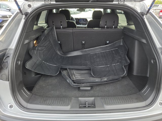 Used 2024 Chevrolet Trax RS w/ Sunroof Package FWD image 10