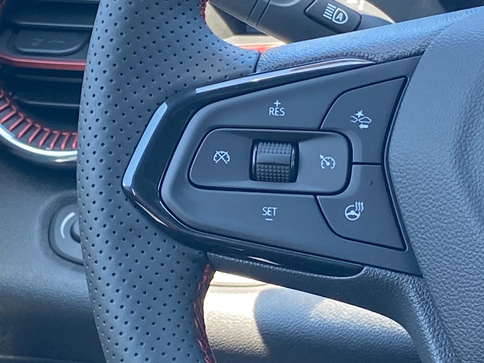 New 2026 Chevrolet Trax RS w/ Sunroof Package FWD image 9