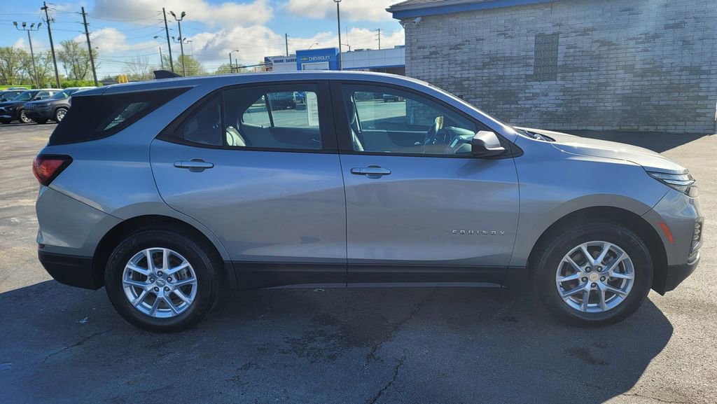 Used 2023 Chevrolet Equinox LS AWD/4WD image 14