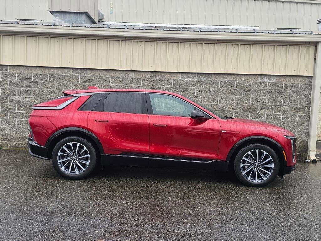 Certified 2024 Cadillac Lyriq Sport w/ LPO, Floor Liner Package image 11