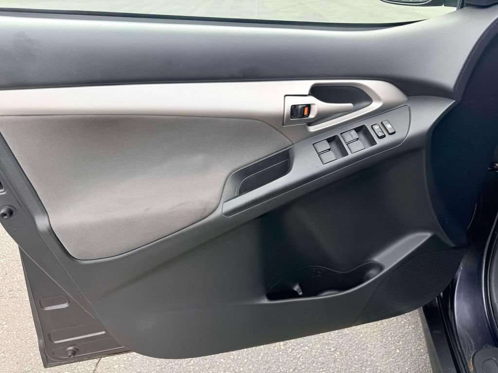 Used 2009 Toyota Matrix S FWD image 15