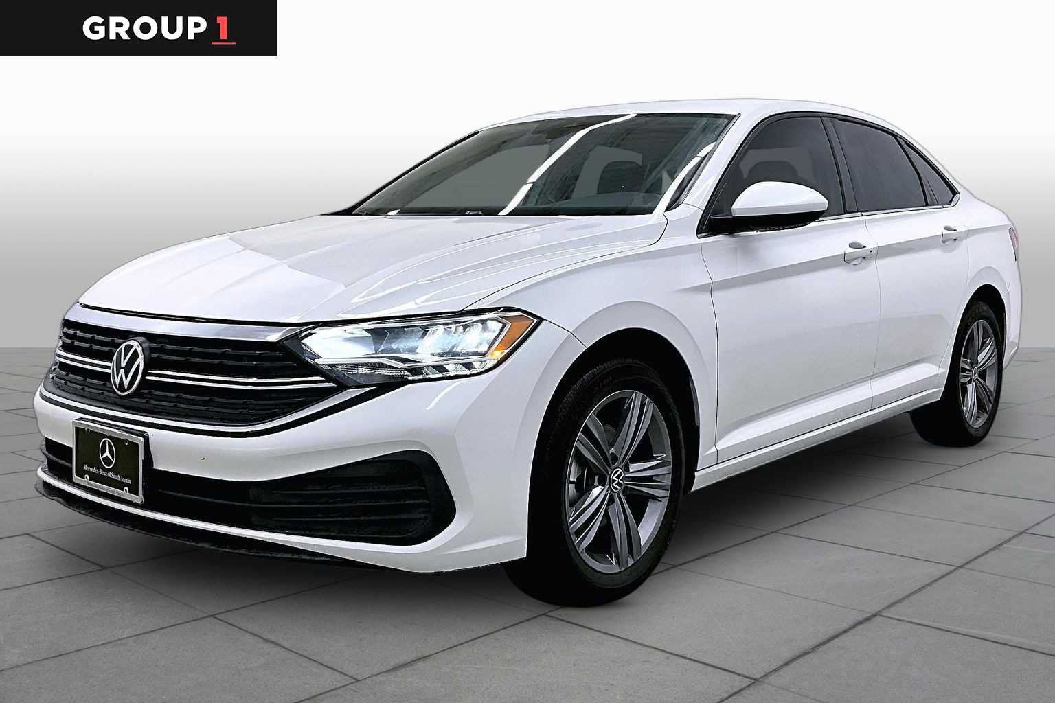 Used 2022 Volkswagen Jetta SE FWD image 1