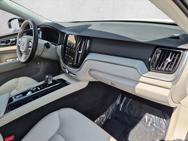 Used 2025 Volvo XC60 B5 Plus w/ Protection Package Premier AWD/4WD image 23