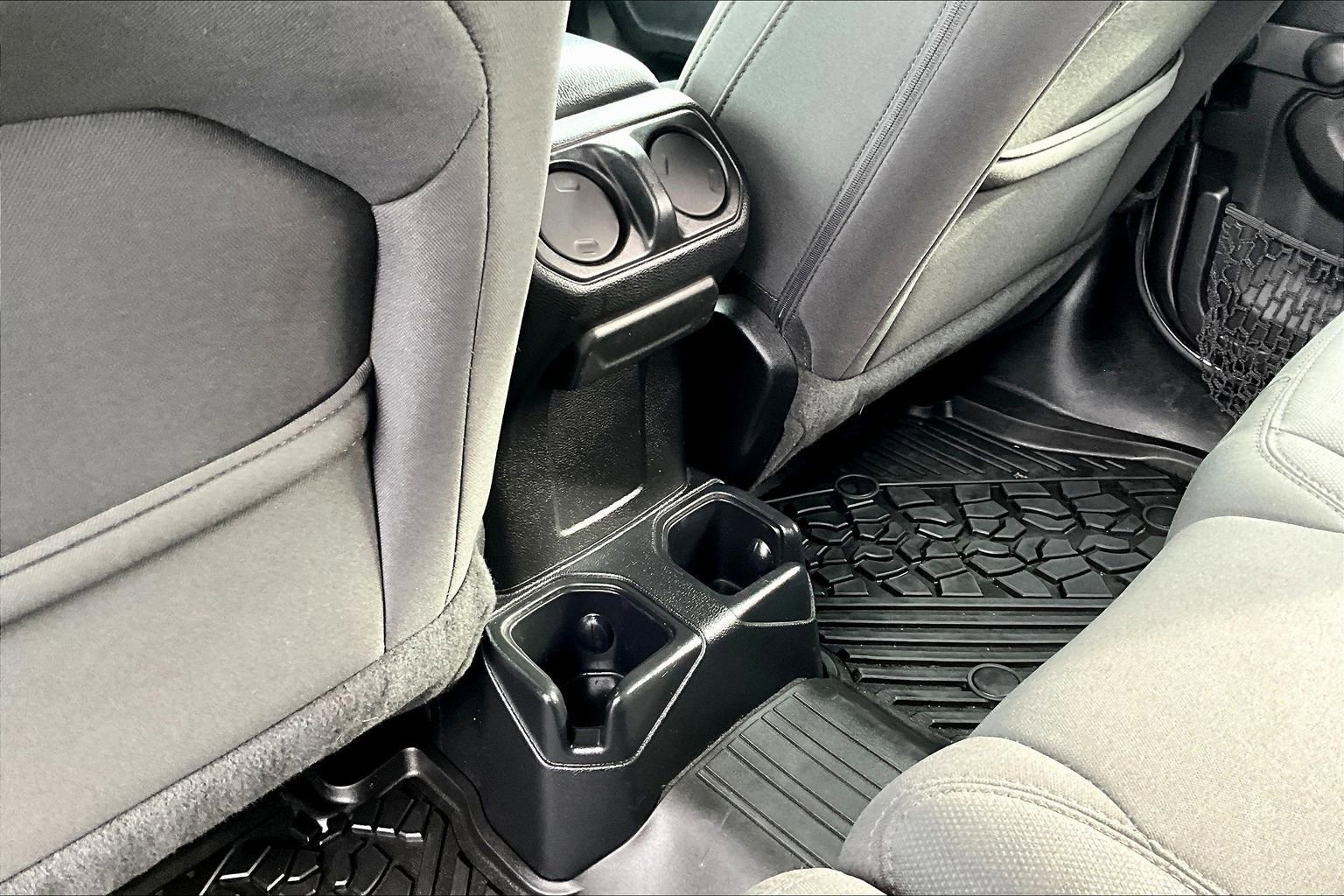 Used 2018 Jeep Wrangler Unlimited Sport image 10