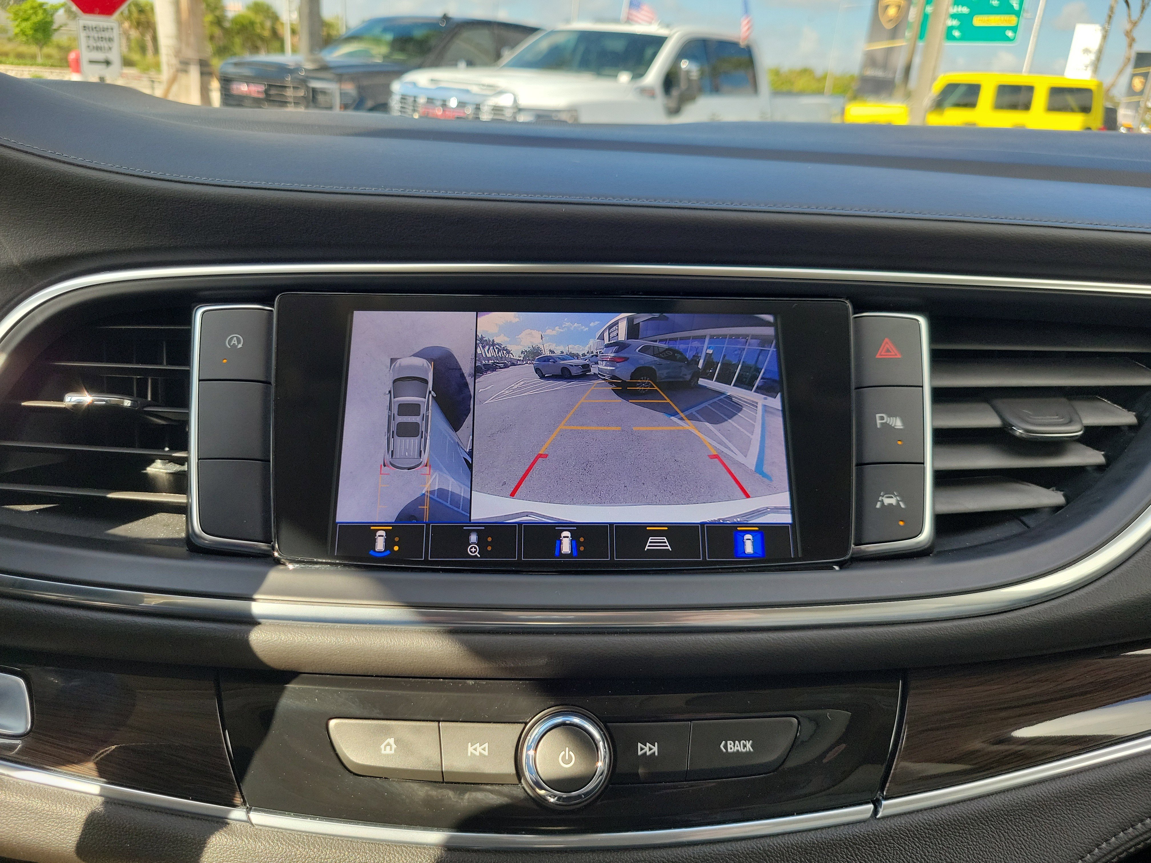 Used 2024 Buick Enclave Premium image 10