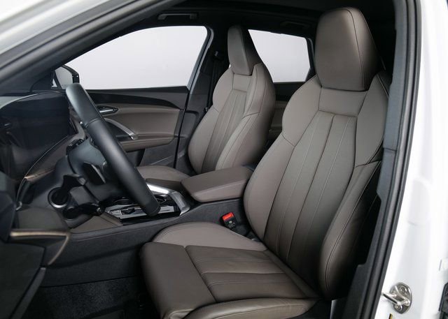 Certified 2025 Audi Q5 Premium Plus image 9