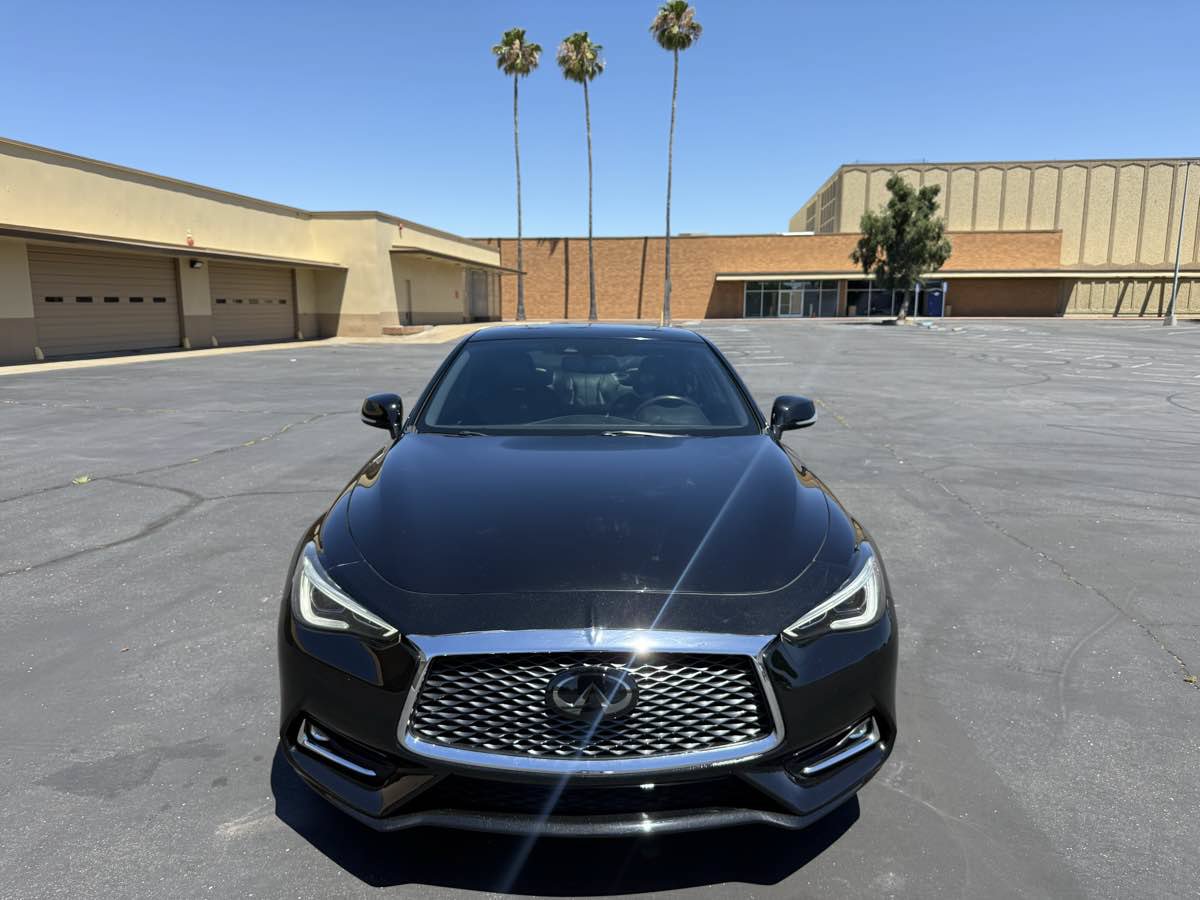 Used 2019 INFINITI Q60 Red Sport 400 w/ Cargo Package RWD image 2