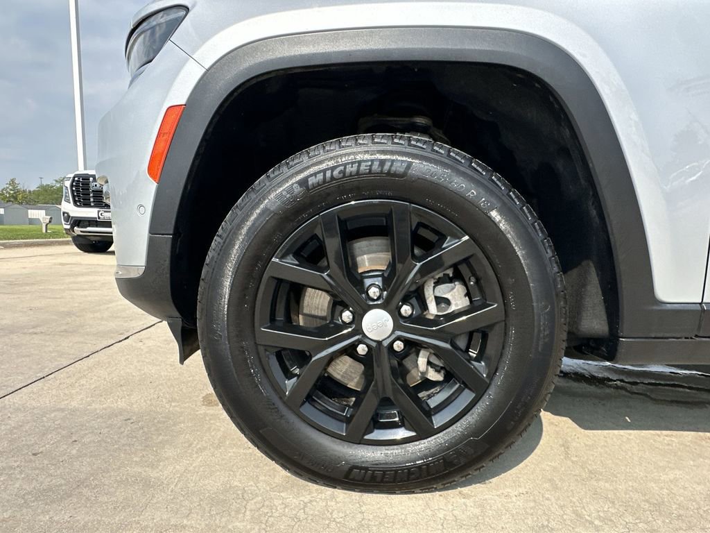 Used 2024 Jeep Grand Cherokee L Limited w/ Luxury Tech Group II image 34