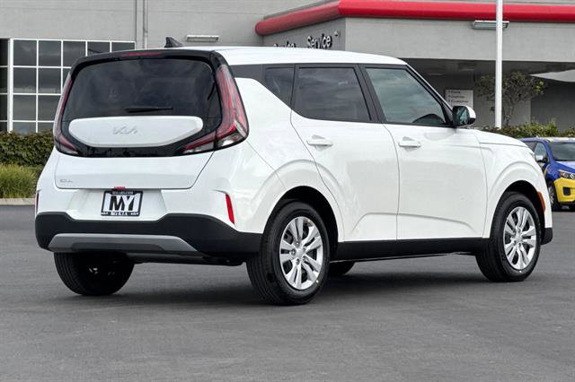 New 2025 Kia Soul LX image 4