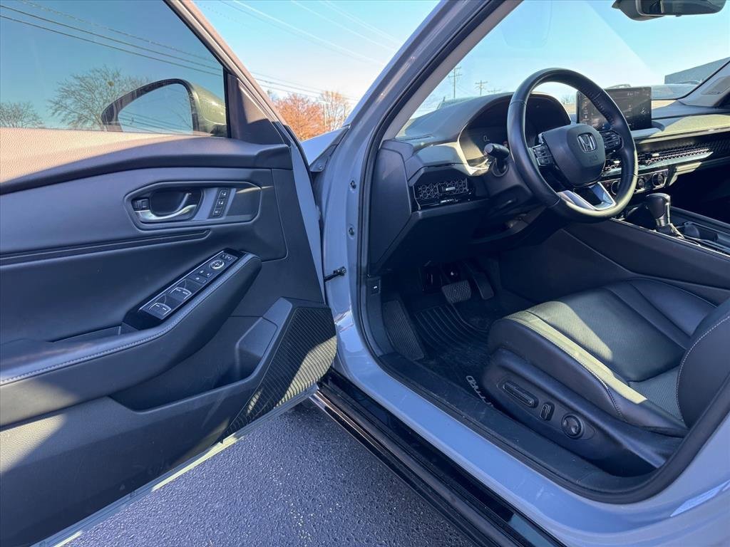 Used 2023 Honda Accord Touring image 12