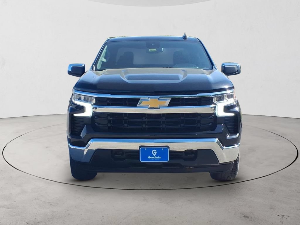 Certified 2022 Chevrolet Silverado 1500 LT AWD/4WD image 2