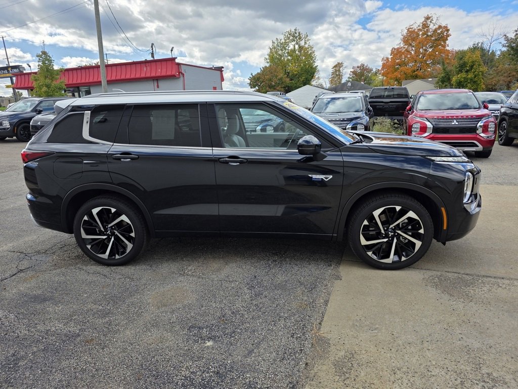 Used 2024 Mitsubishi Outlander SEL image 4