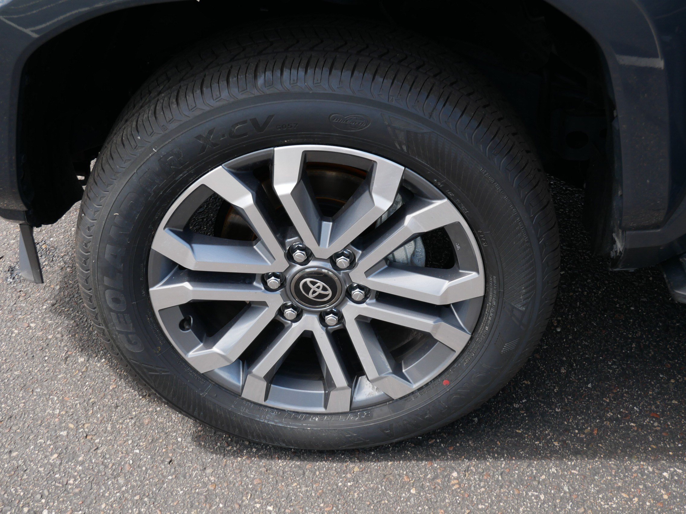 Used 2025 Toyota 4Runner Limited AWD/4WD image 15