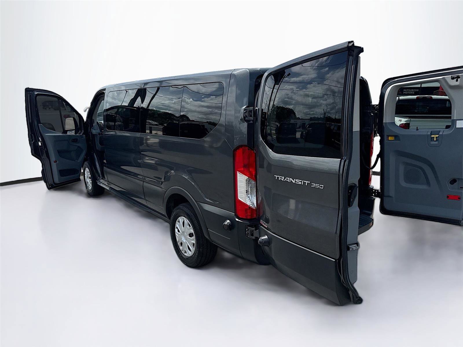 Used 2017 Ford Transit 350 XLT RWD image 37