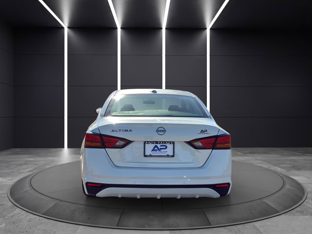Used 2024 Nissan Altima 2.5 SV image 5
