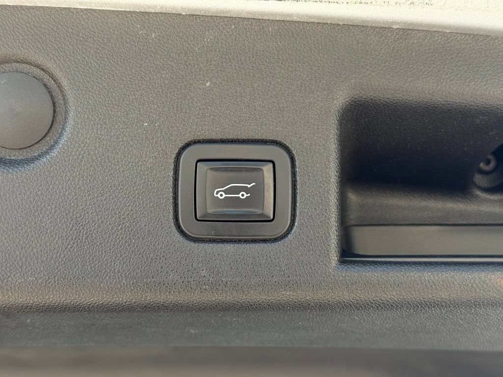 Used 2018 Chevrolet Equinox LT AWD/4WD image 15