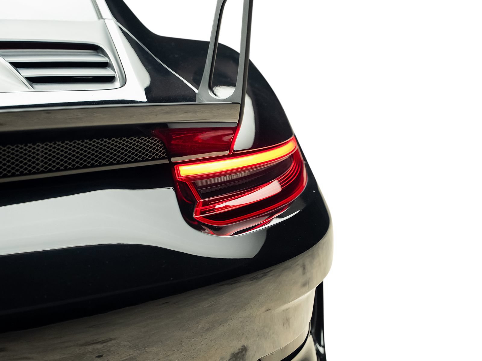 Used 2019 Porsche 911 GT3 RS RWD image 16