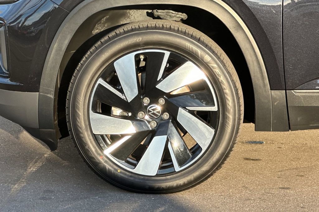 Used 2024 Volkswagen Atlas Cross Sport SE image 29