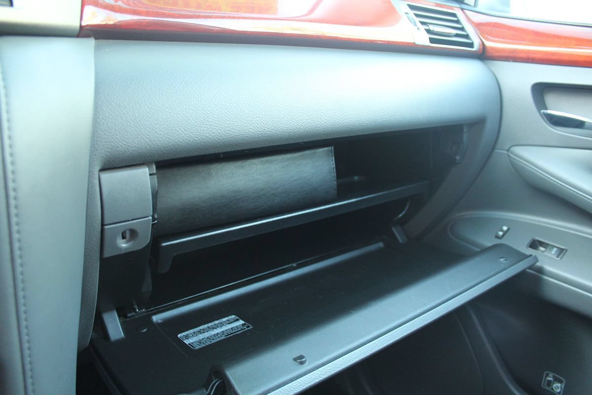 Used 2008 Lexus LX 570 4WD w/ Technology Pkg image 31