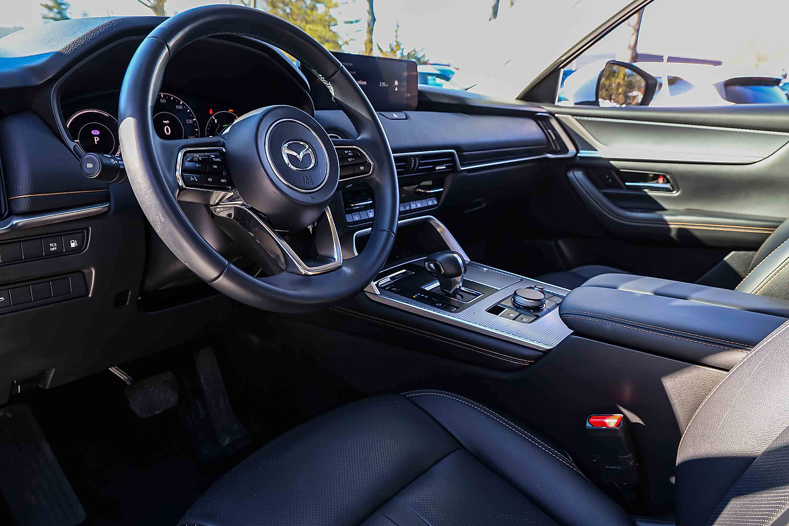 Used 2024 MAZDA CX-90 Plug-In Hybrid w/ Preferred image 7