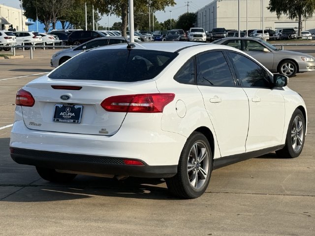 Used 2017 Ford Focus SE FWD image 4
