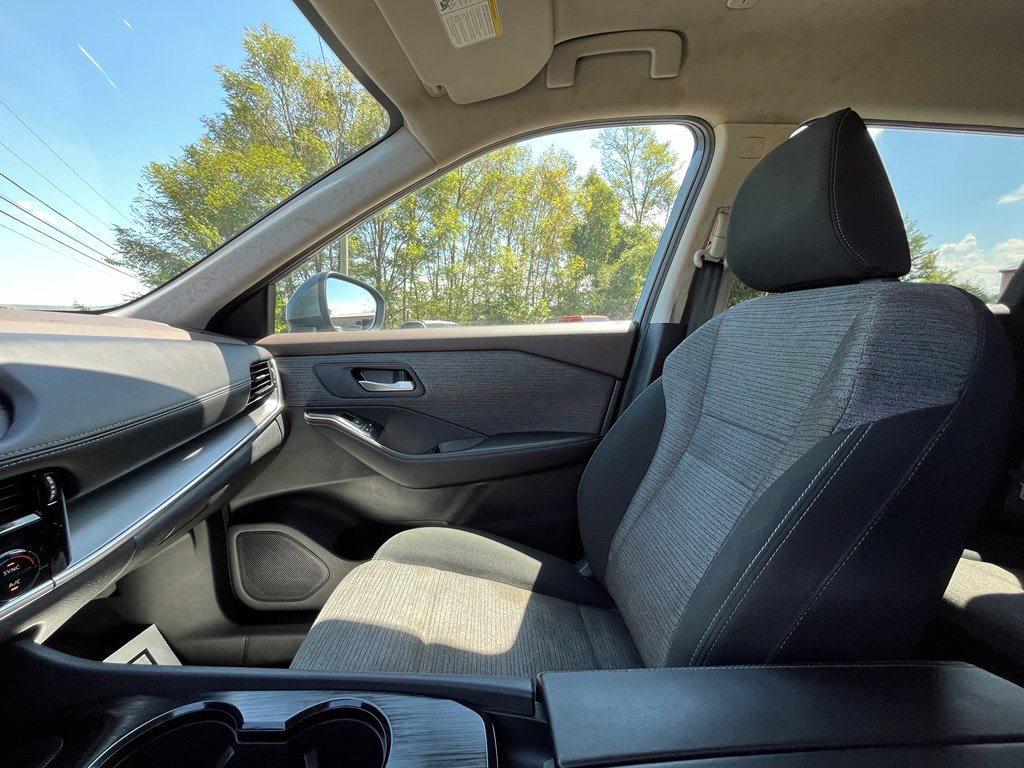 Used 2022 Nissan Rogue SV FWD image 23